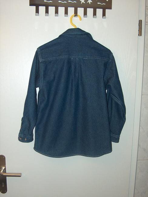 Chemises, T-shirts & Polos: Neuw. Jeans-Hemd - blau - Gr. 126 – Neuf (Voir description) à Uznach par Laeuffer 1