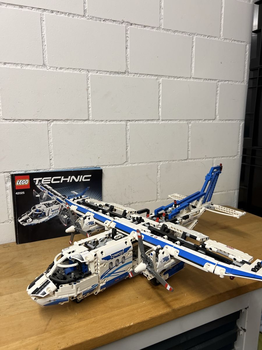 Lego Kit di costruzioni: LEGO Technic 42025 Frachtflugzeug  – Usato da Holziken venduto da 181281 3