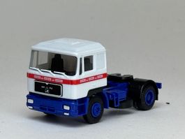 Herpa MAN Zugmaschine weiss
