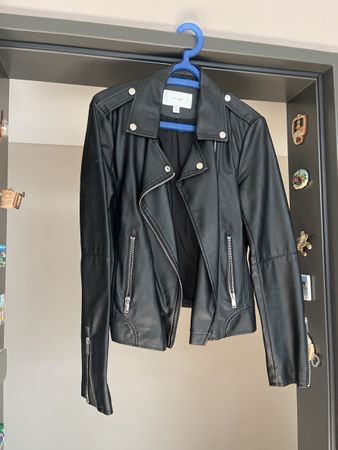 Schwarze Kunstlederjacke von Vila, Grösse S - Neuwertig!
