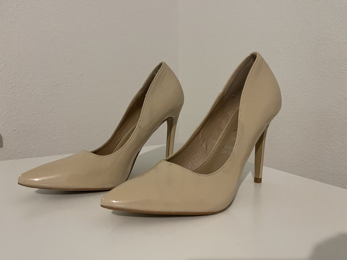Scarpe da donna: Elegante Damenschuhe, Beige, Grösse 39 – Nuovo (secondo la descrizione) da Wetzikon ZH venduto da man_7mn7