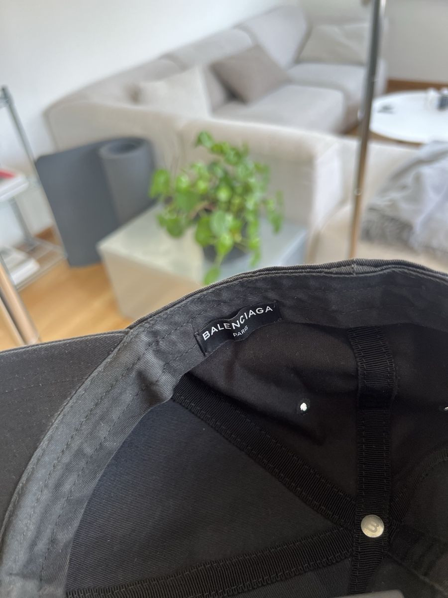 Balenciaga Copricapi, berretti & cappellini: Balenciaga Cap Black – Usato da Basel venduto da jul_dfc7 5