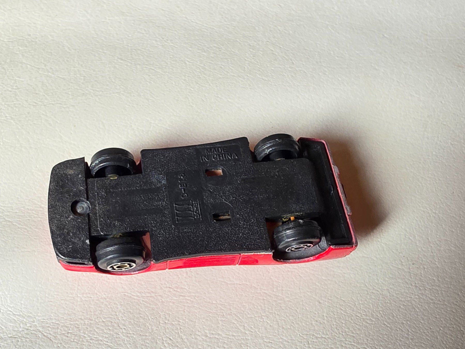 Voitures modèles: Spielzeugauto Modellauto Ferrari Testarossa – D'occasion à Fischbach-Göslikon par PitBullDoll 2
