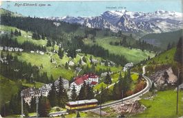 Rigi-Klösterli  1390  m  mit Bahntrasse u. gelb-brauner Bahn