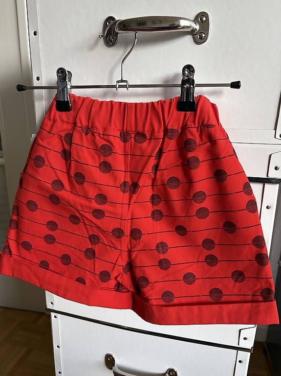 Pantalons: Short l'asticot 8-10 ans – D'occasion à Genève par sandram02 2
