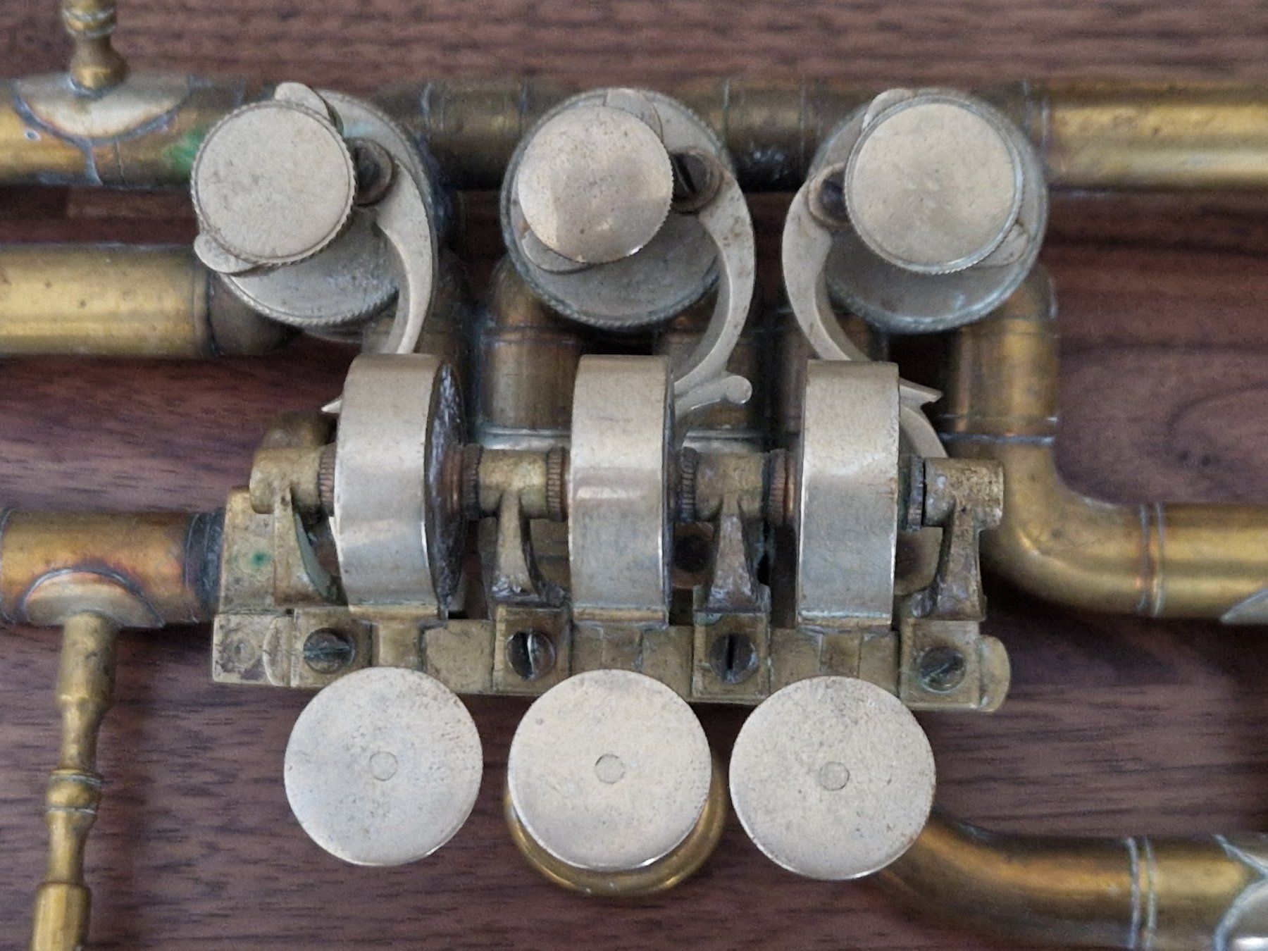 Strumenti musicali: Antike, zerbeulte Trompete aus Messing - Drehventile – Usato da Burgdorf venduto da gre_2ftz 3