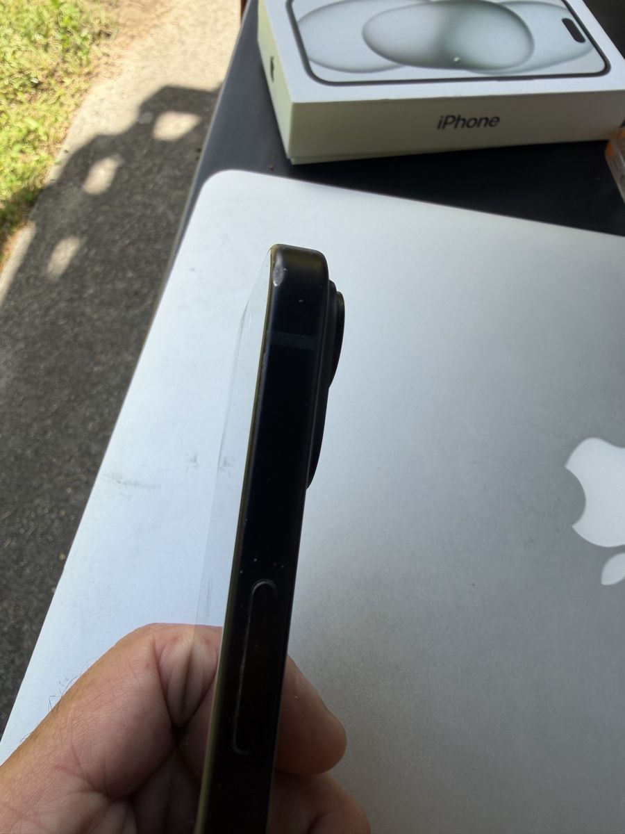 Apple Telefoni cellulari / Smartphones: Iphone 15 – Usato da Basel venduto da edschu 1