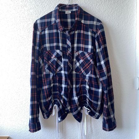 Upcycled Bluse mit Schnürung und Raffung