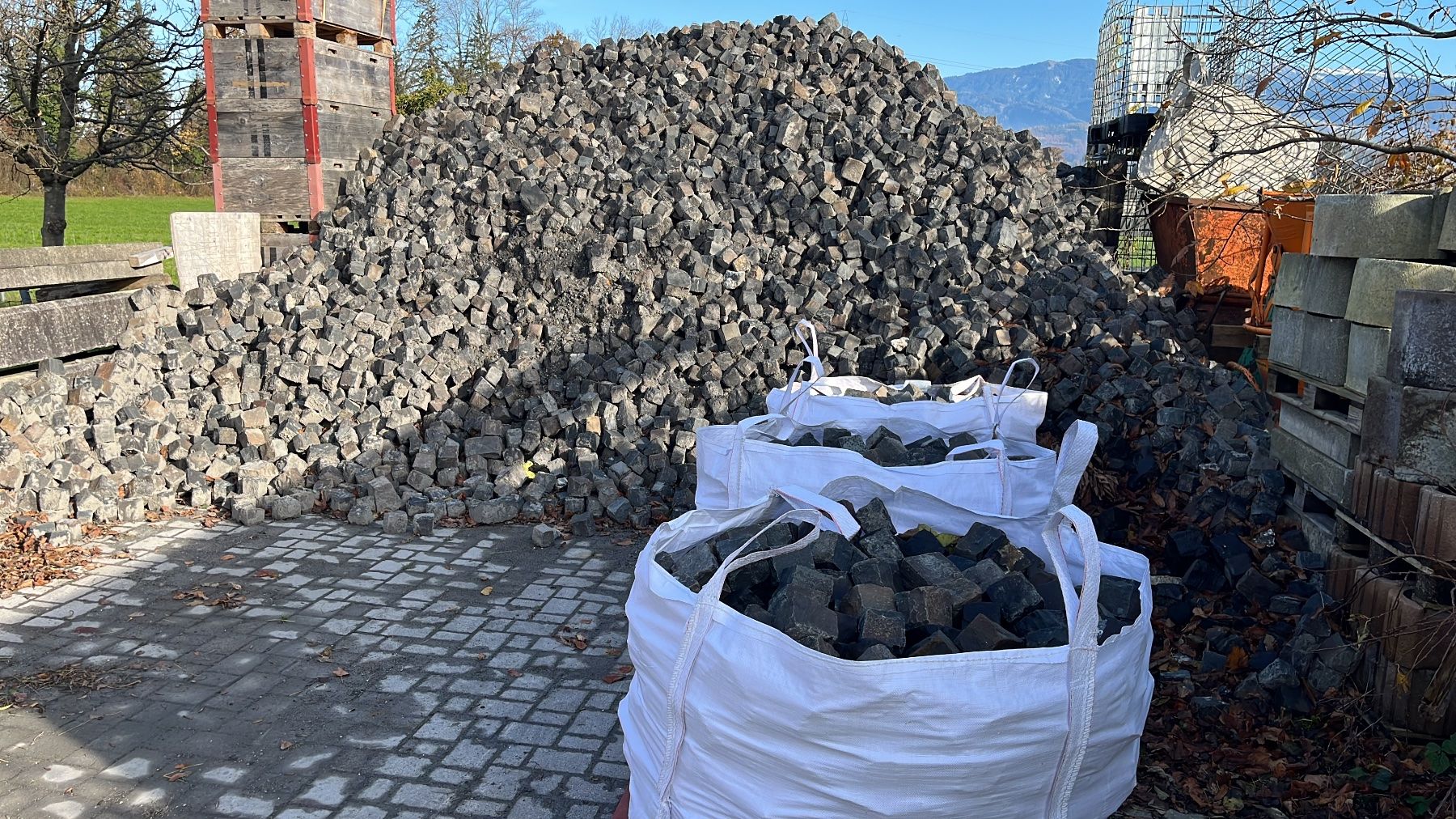 Pietre & tegole: Basalt Pflastersteine – Usato da Eichberg venduto da Elmar2014