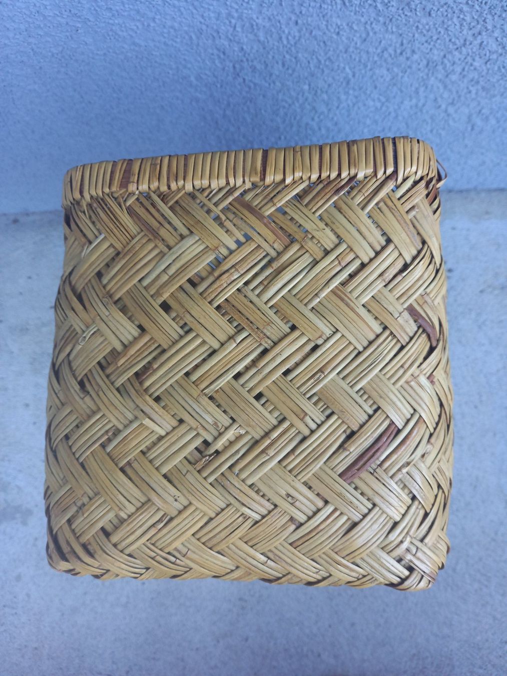 Altro per la casa: Panier ancien en osier pour rangement – Usato da Rossens FR venduto da Souris1 2
