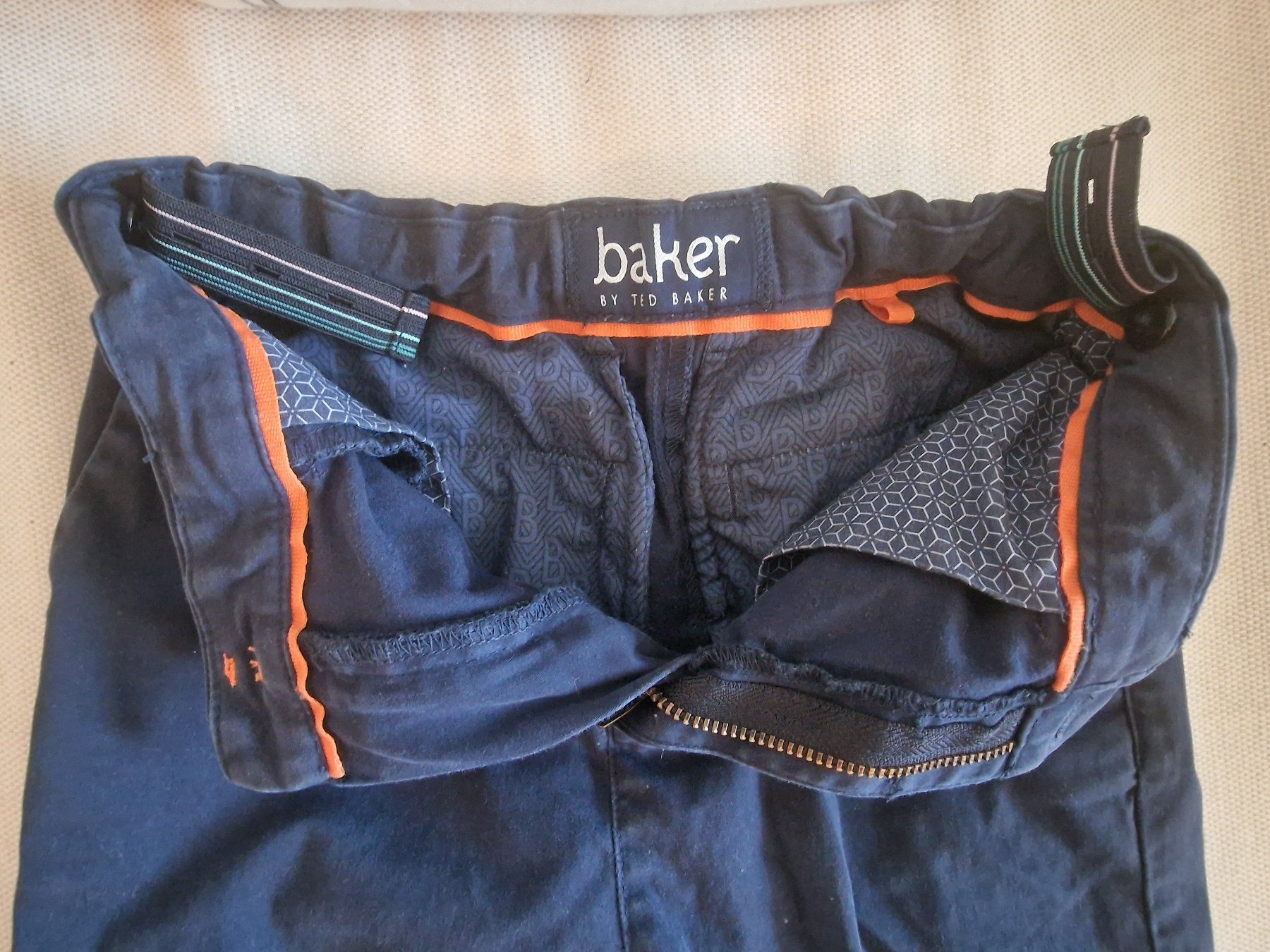Ted Baker Pantaloni: chice Shorts von Ted Baker Gr. 128 – Usato da Zürich venduto da Pemberleys 2