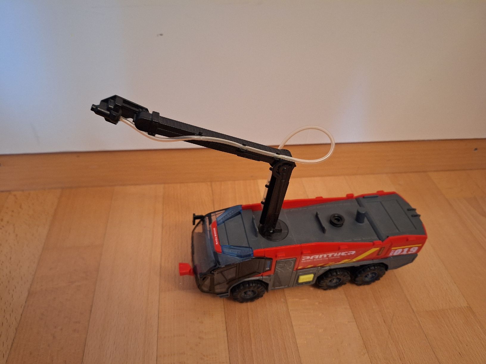 Dickie Toys Giocattoli: Dickie Flughafen-Feuerwehr – Usato da Oberrieden venduto da man_tky9 2