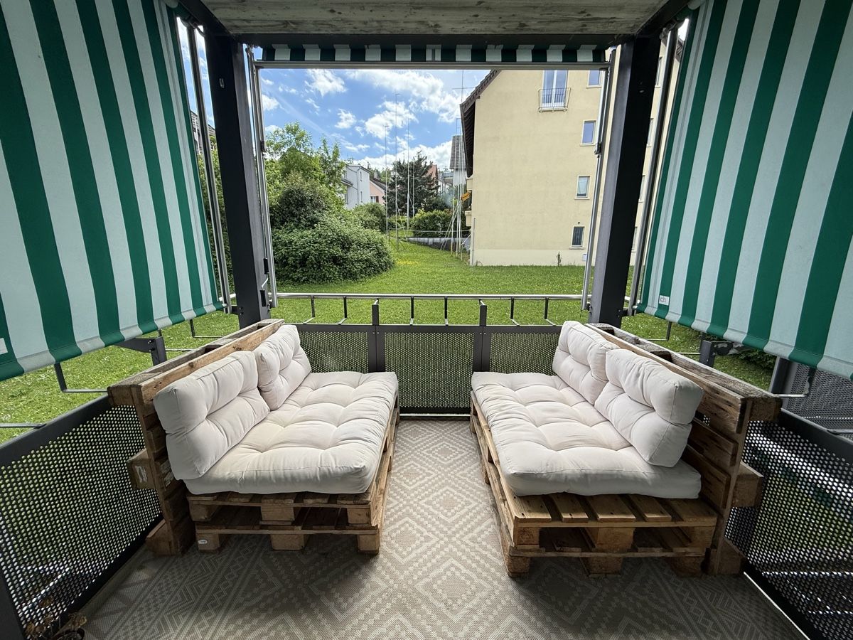 Divani: Balcony sofa couch – Usato da Zürich venduto da mag_pj2p
