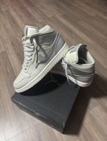 Jordan 1 Mid "Bone Grey" - Top Zustand, Grösse 42