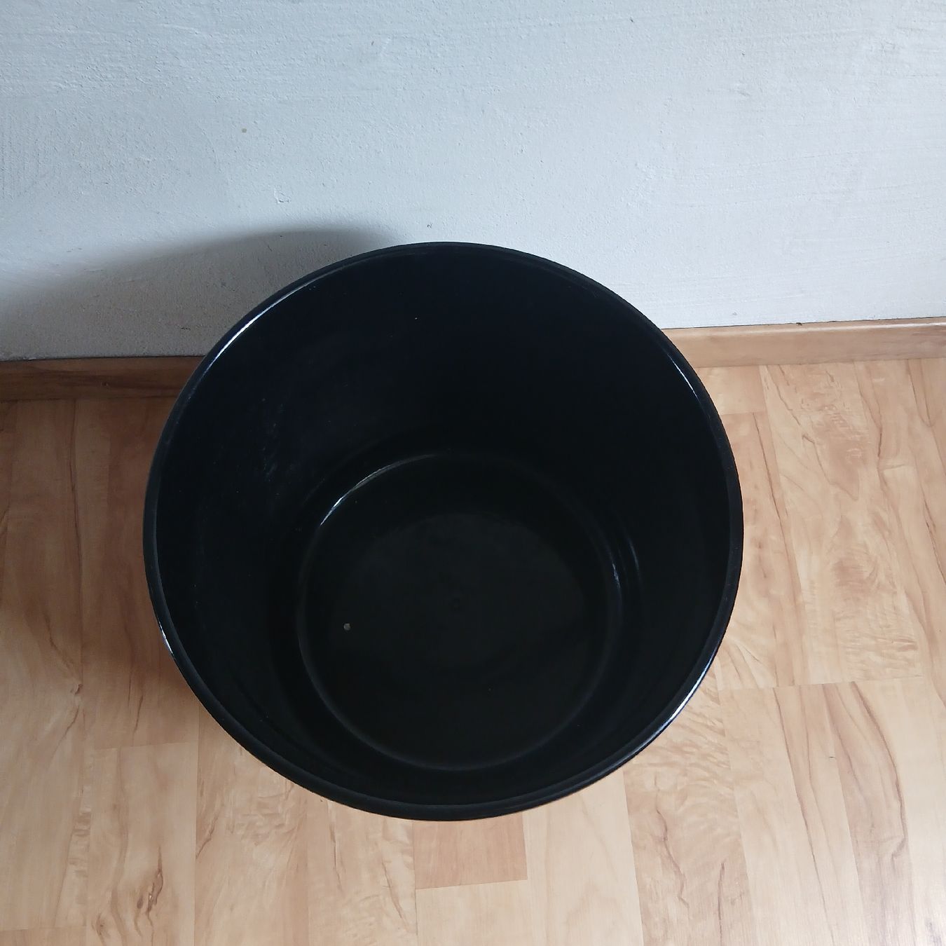 Pentole: Schwarzer Pflanztopf, Topf, Uebertopf, Blumen, Topf – Usato da Rapperswil SG venduto da Danii008 1