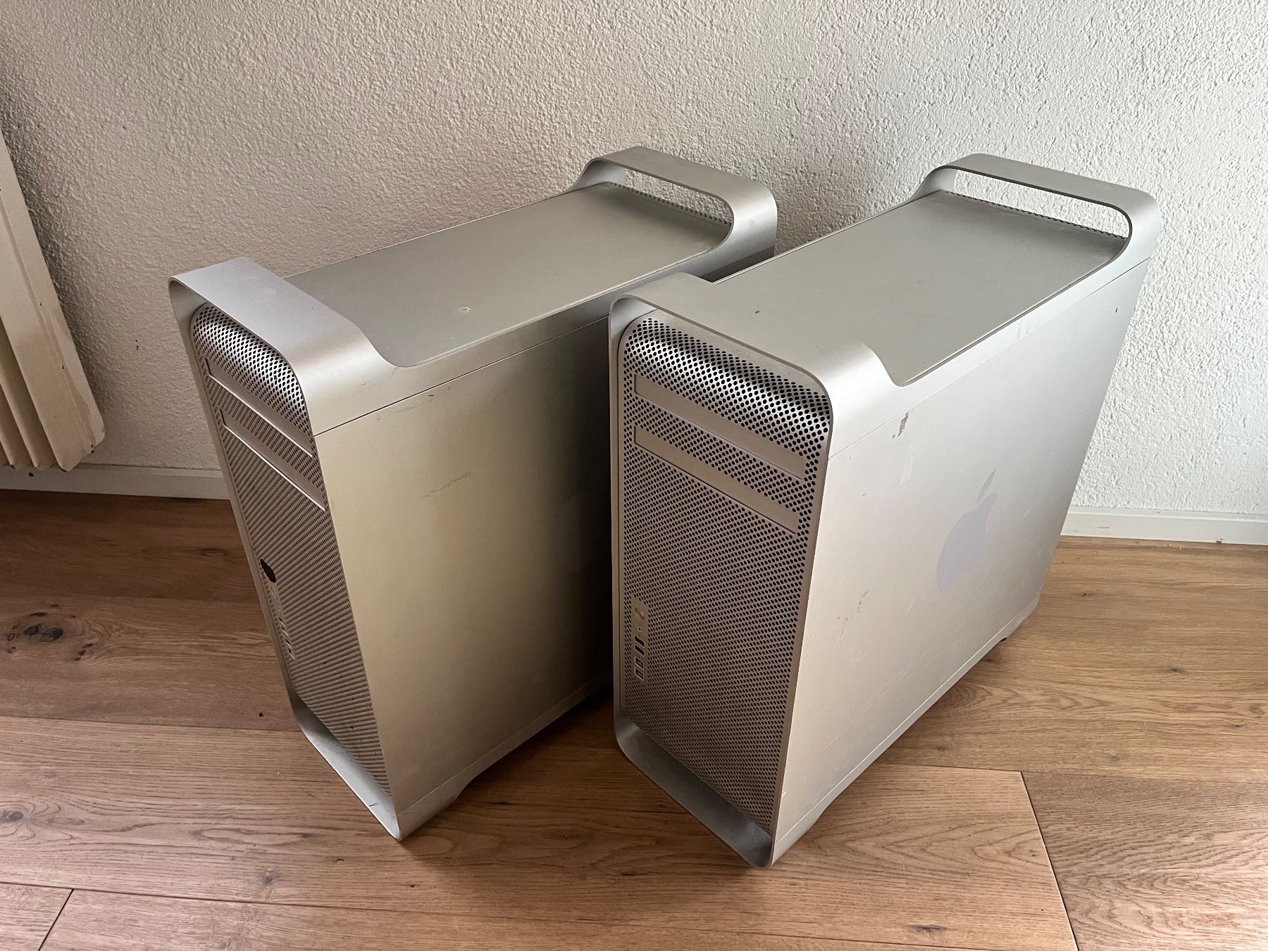 Apple PCs: 2× Apple Mac Pro 2008 + 2009 | OS X Snow Leopard | Bundle – Gebraucht aus Flawil von 5heep