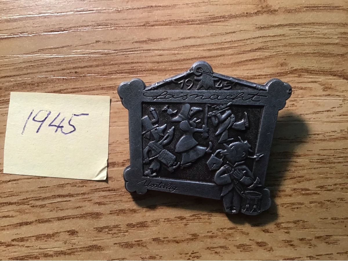 Basler Placchette & Badge: Baslerfasnachtsplaketten Zink 1945 – Usato da Arlesheim venduto da printz01