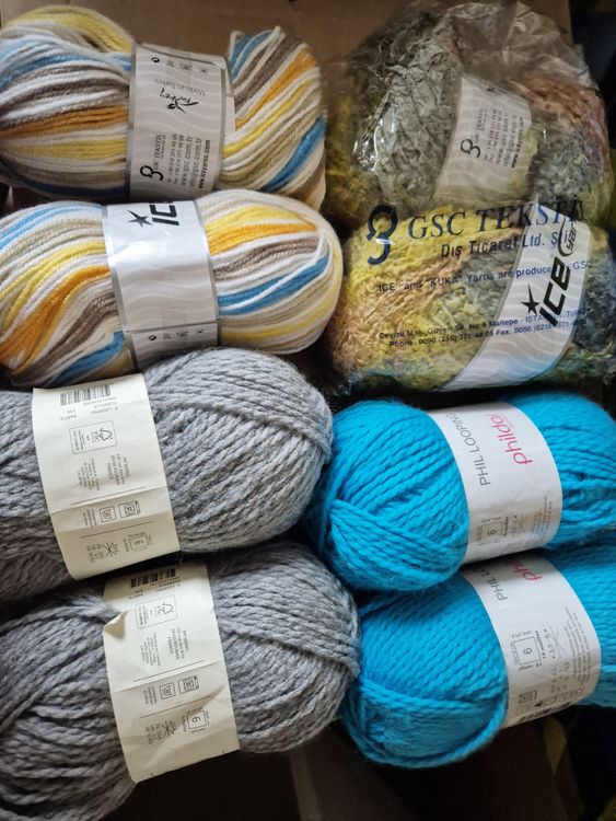 Lot De 29 Fils à Crochet à Loquet Bucilla – Pure Laine, Vintage, Neuf Sous Emballage