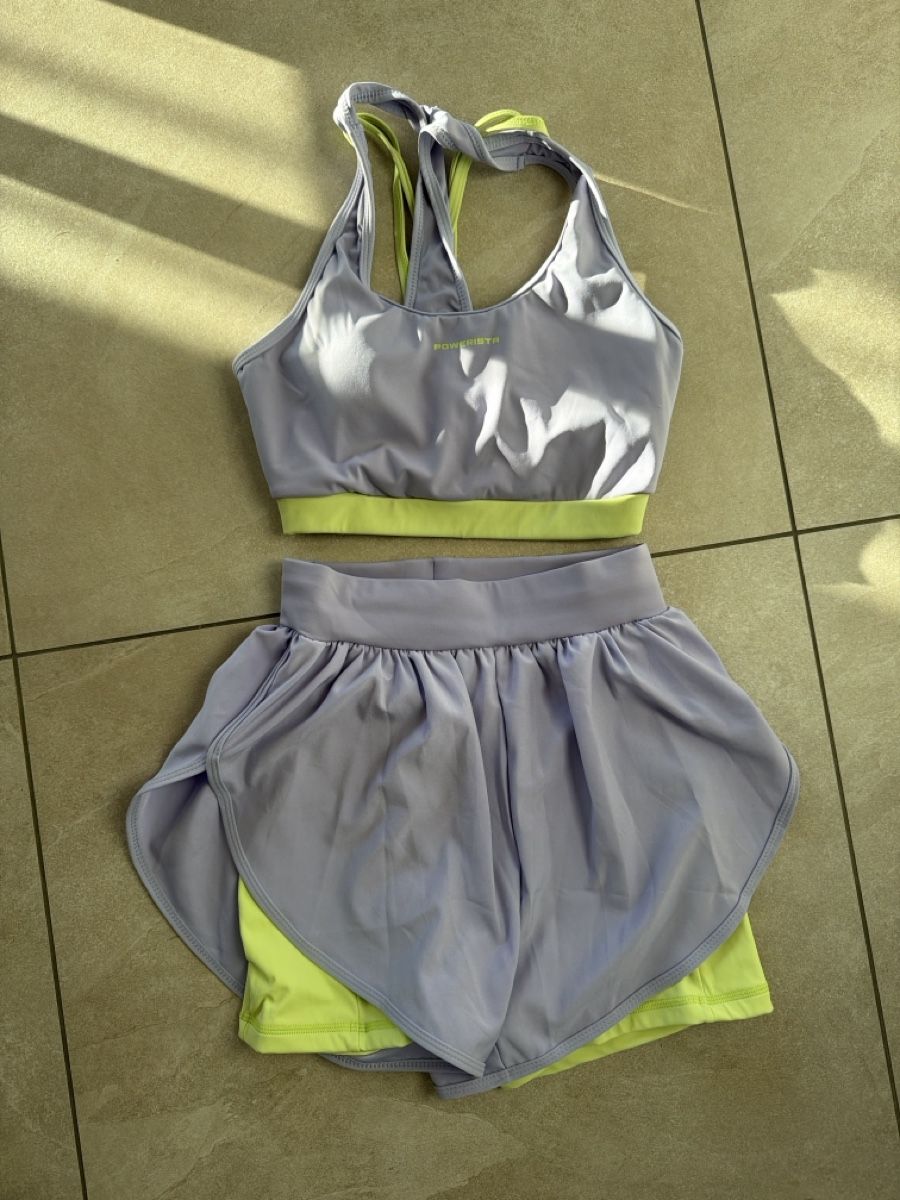 Shein Kleiderpakete: Ensemble de sport shein  – Gebraucht aus Fétigny von Titou2010