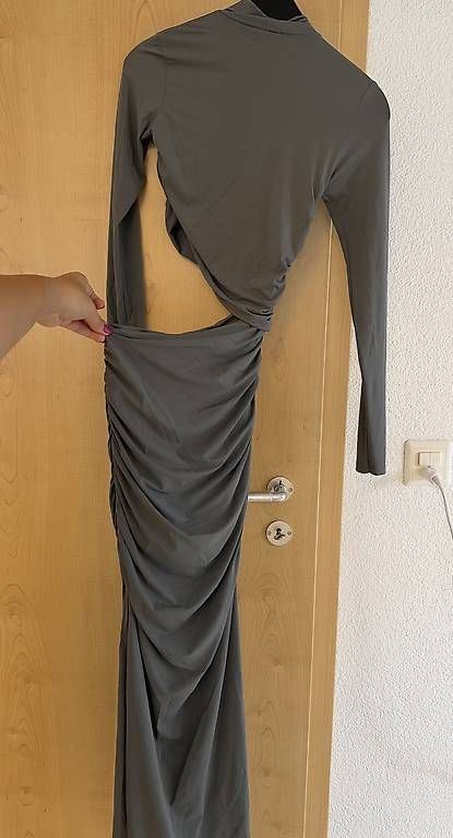 Vestiti: Zara Maxikleid mit Raffungen – Usato da Rorschach venduto da Tara234 1