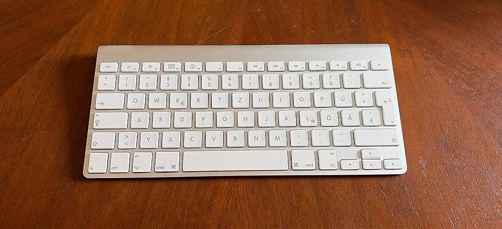 Tastaturen: Apple Tastatur, Bluetooth, keyboard – Gebraucht aus Zürich von Schneemond01