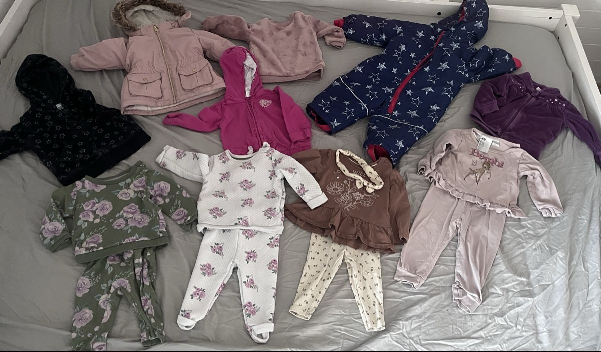 Lotti & Set di vestiti: Mega tolles Kleiderpaket Mädchen Gr. 74 – Usato da Oberegg venduto da MZ_DiesundDas 1