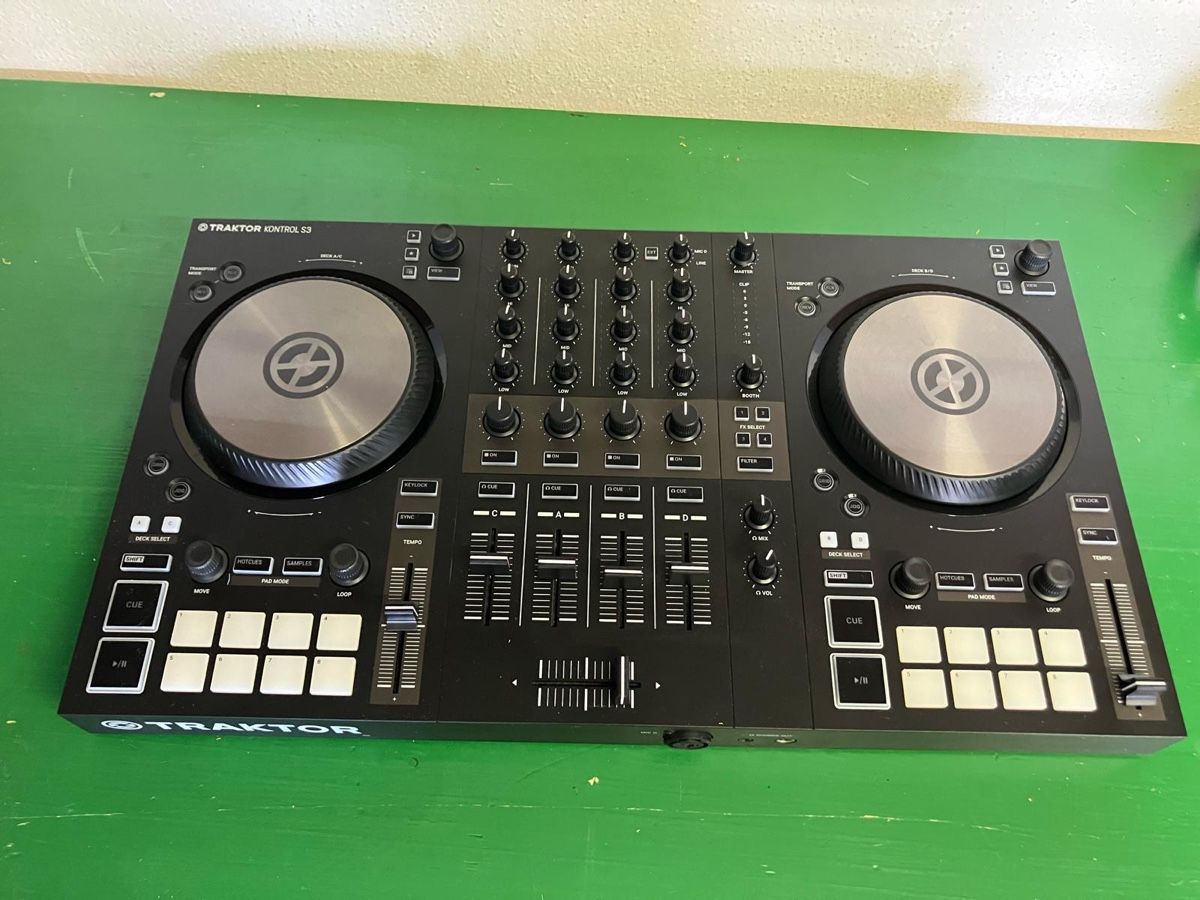 Console di mixaggio: Native Instruments Traktor Kontrol S3+Traktor Pro 4, Garanti – Usato da Wil SG venduto da Hellonaomi 1