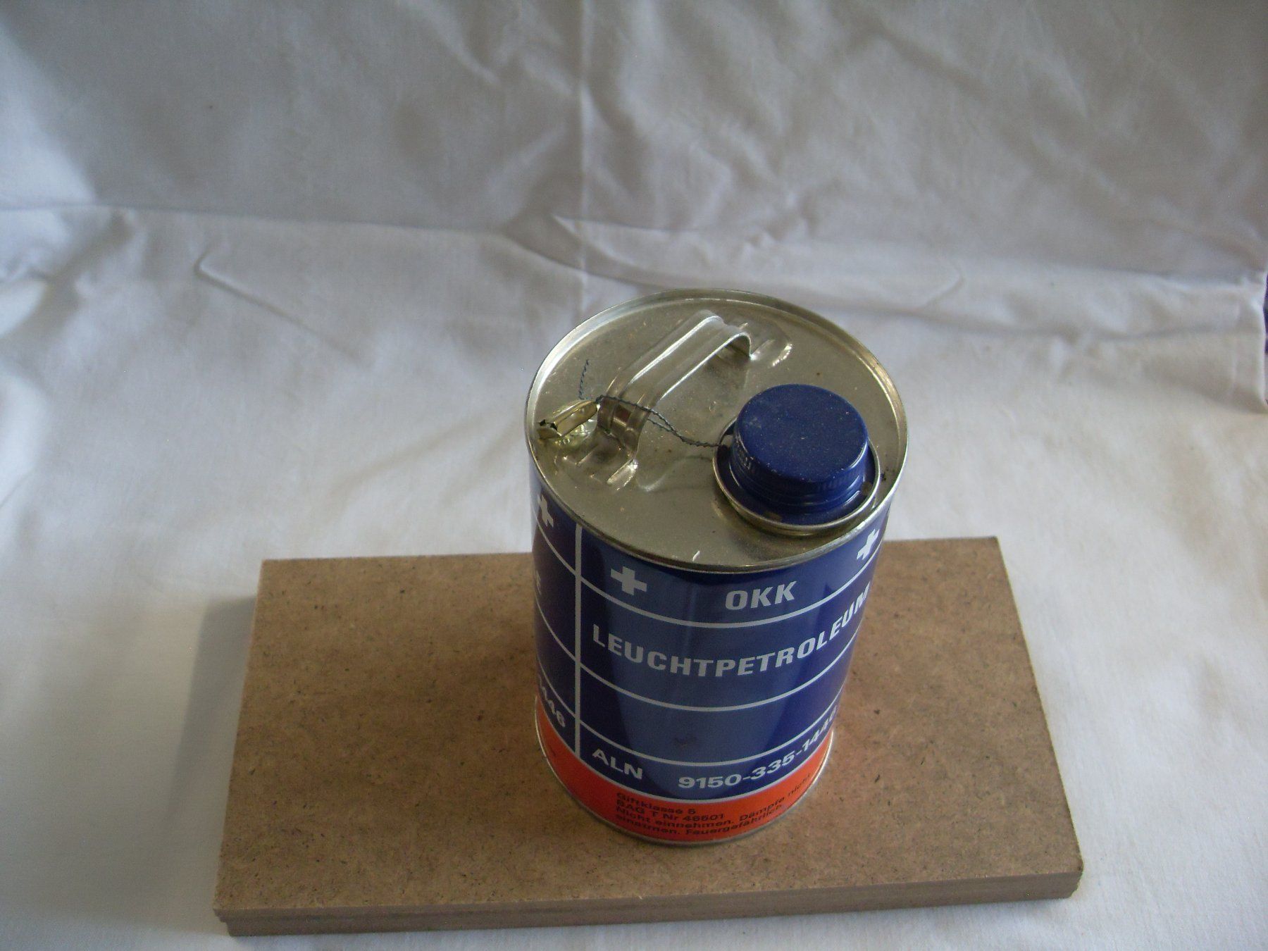 Lampen: Schweizer Armee - Original Leuchtpetroleum! – Neu und originalverpackt aus Wollerau von yukonjack0815 1