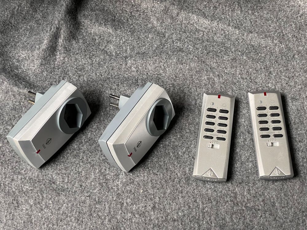 ELRO DB3000 Funk Türklingel Set Plug-in Epfänger für Steckdose - Wasserdicht, 300 Reichweite