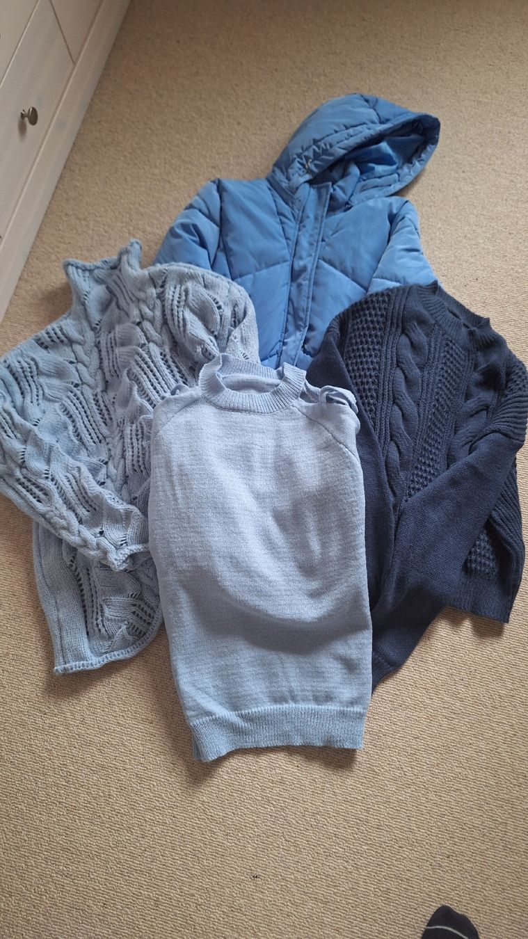 Lots de vêtements: Bonita Jacke und 3 neue Pullover – Neuf (Voir description) à werdenberg par Nsmilles