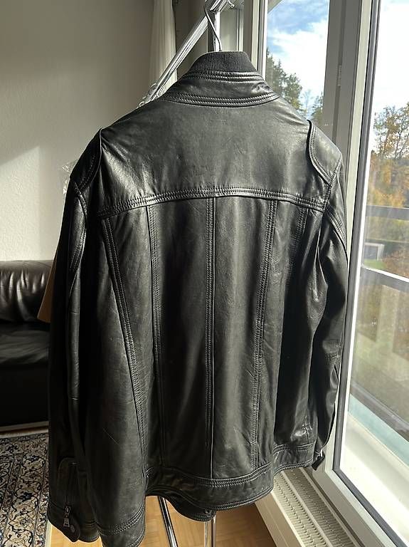 Giacche: Dunkles Marine - Lederjacke Grösse 56  – Usato da Effretikon venduto da kia_c6fv 1