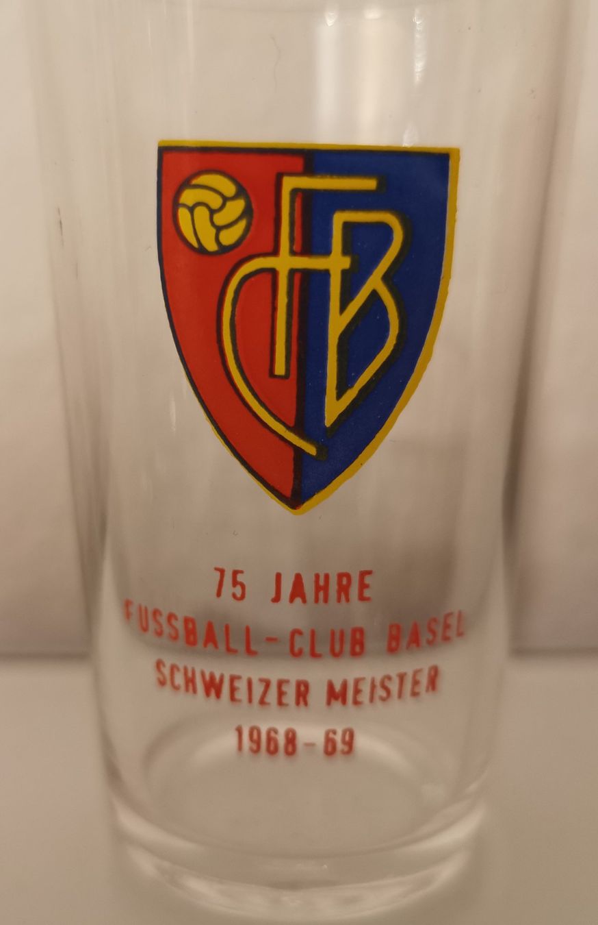 Bicchieri: FC Basel 75 Jahre  Weisswein / Schnapsglas – Usato da Emmenbrücke venduto da Herzog07 1