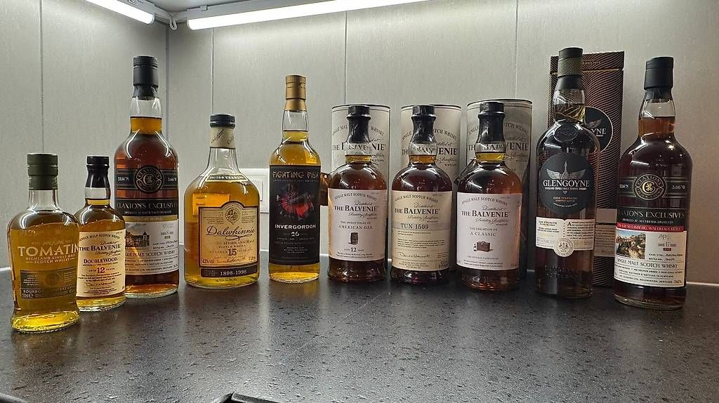 Spirituosen: Whiskysammlung mit Fass – Gebraucht aus Diessbach b. Büren von Maetthu88 1
