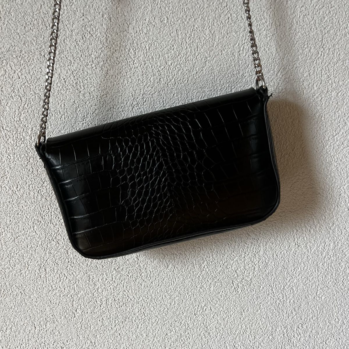 Borse da donna: Schwarze Umhämgetasche Kroko-Muster – Usato da Chur venduto da noe_mh8b 4
