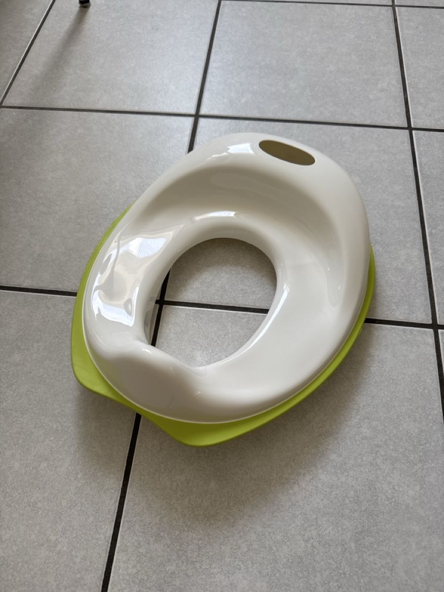 Ikea WC: Tavoletta Tossig Ikea – Gebraucht aus Morcote von bat_z2fs