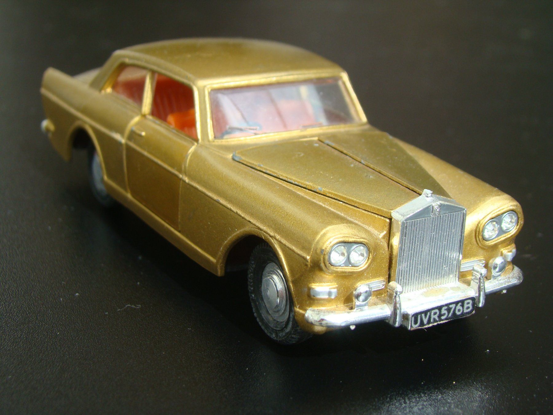 Dinky Toys Modellini d'auto: Dinky Rolls Royce Silver Cloud III gold Nr 127 selten – Usato da Walzenhausen venduto da Vanquish711