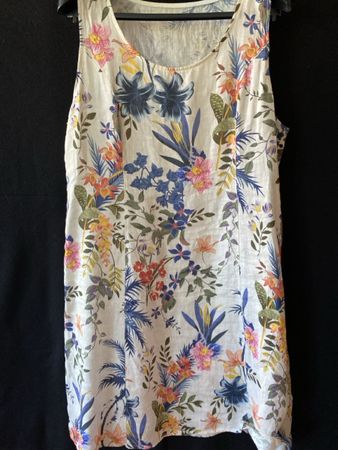 Kleid Blumenmuster Grösse XXXL weiss mit Muster guter Zustan
