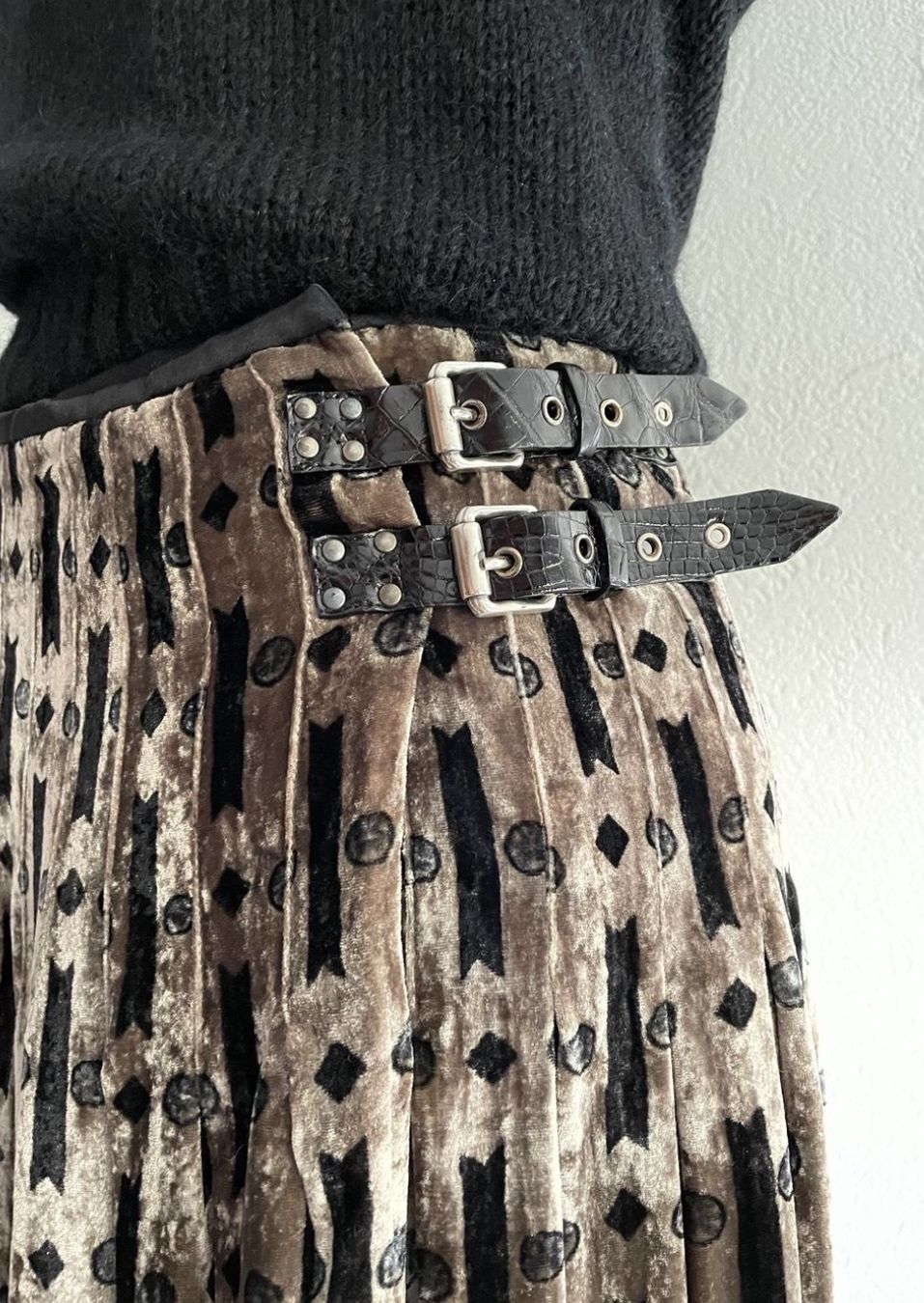 Bottega Veneta Gonne: Bottega Veneta Samtrock - Gr. 38 – Nuovo (secondo la descrizione) da Niederglatt ZH venduto da neunzehn82 1