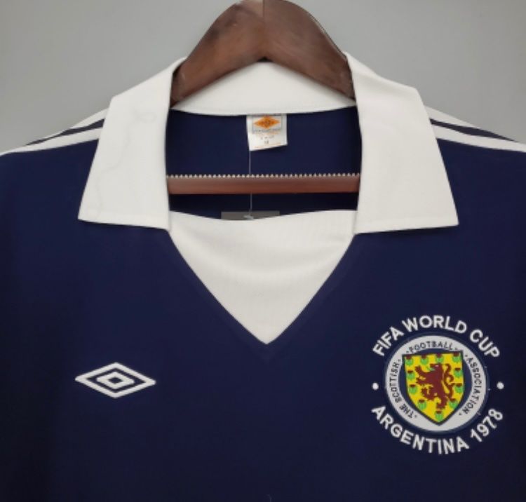 Umbro Canottiere & Pantaloni: Trikot Retro Schottland WM 1978 – Nuovo e nell'imballaggio originale da Dällikon venduto da robisport 1