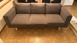 3-Sitzer Sofa grau mit Holzfüssen