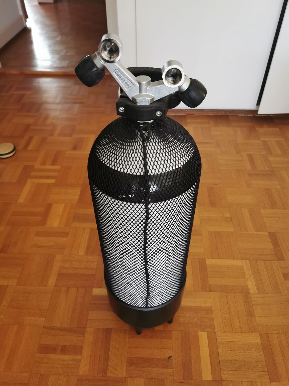 Bombole da sub: Bouteille de plongée Aqualung 15 litres – Usato da Montreux venduto da sme_nw6w