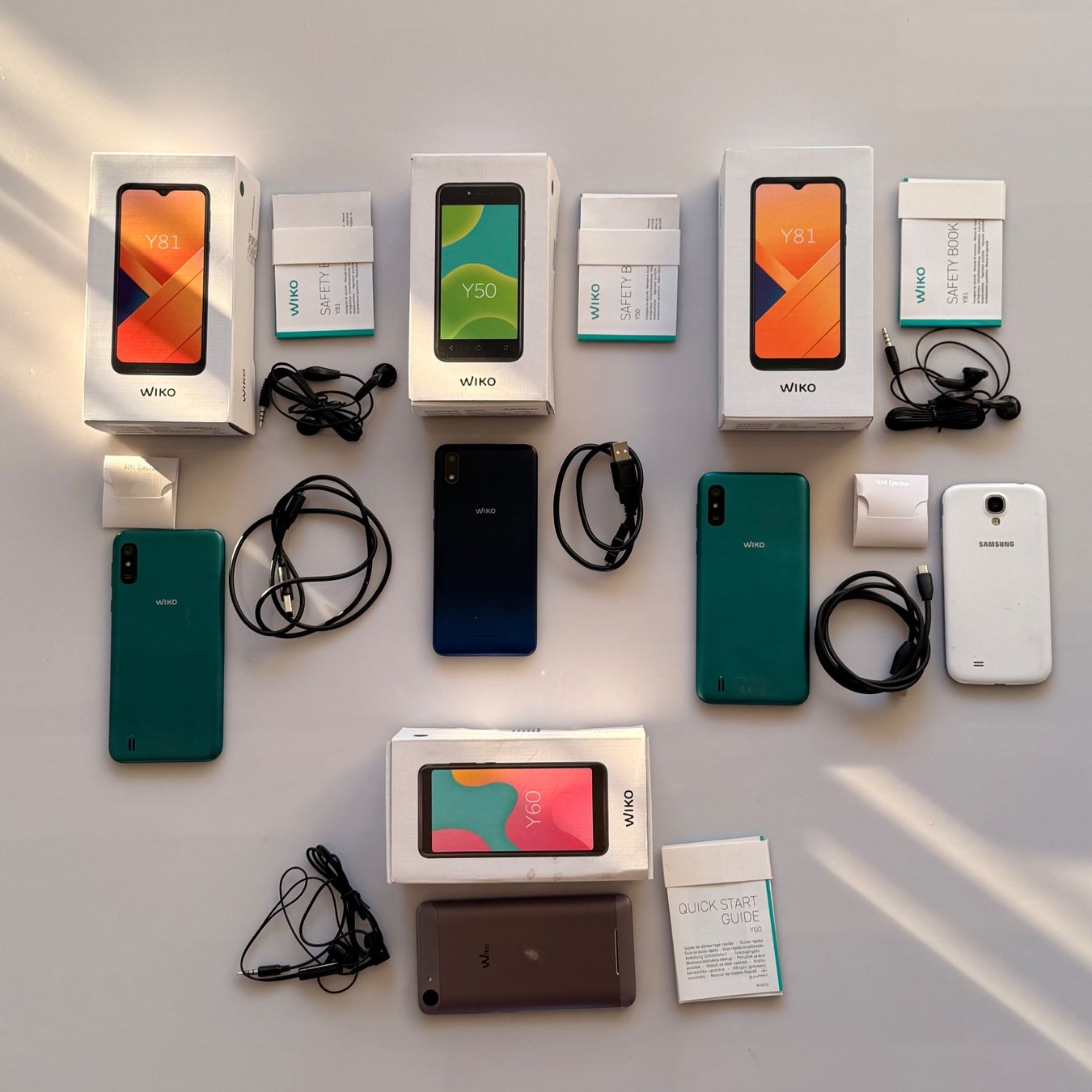 Telefoni cellulari / Smartphones: Handys Set DEFEKT – Difettoso da Jonen venduto da BMWE369