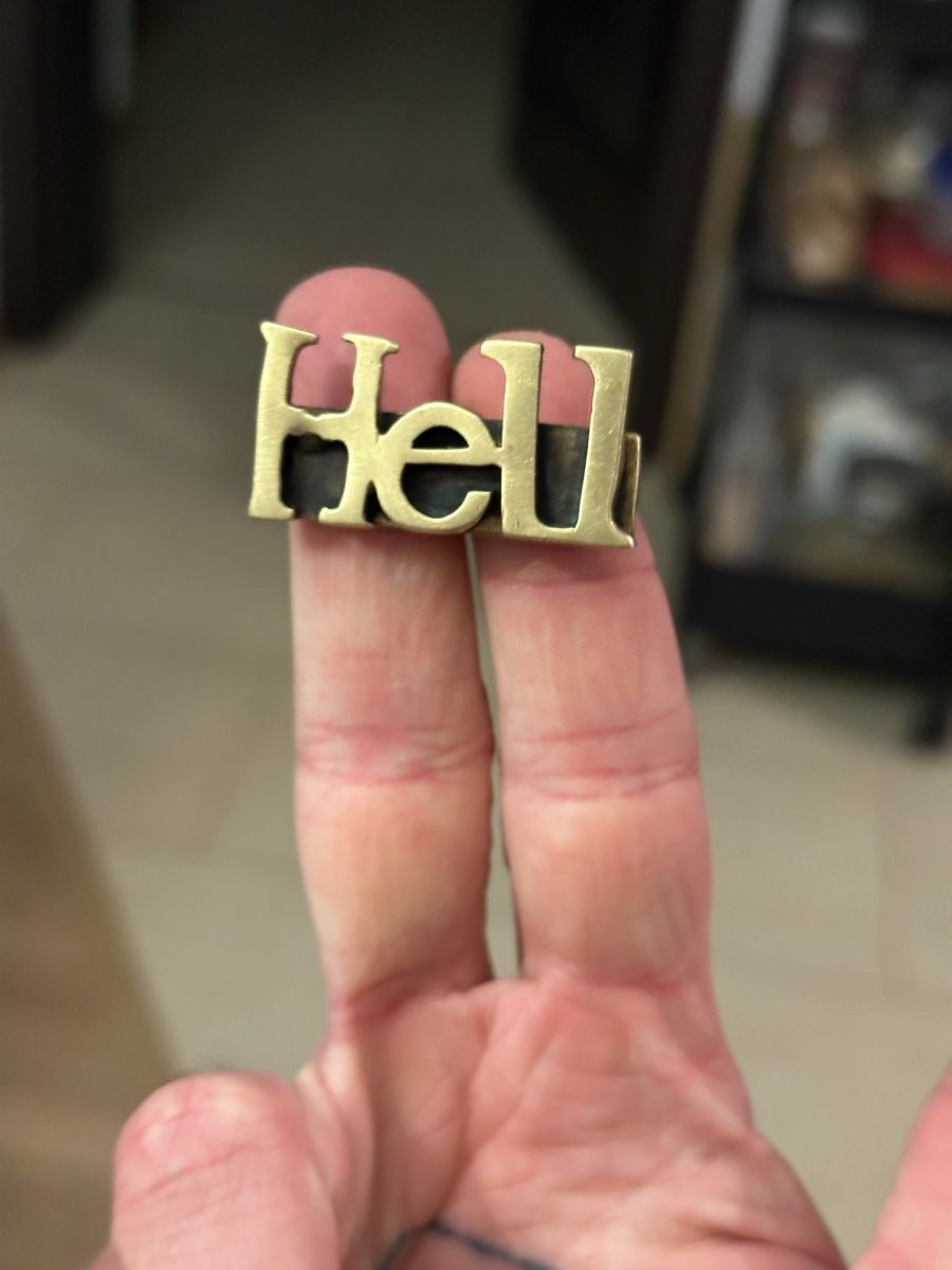Ringe: Hell 2 fingers Brass Ring – Gebraucht aus Zürich von RatsTreasure
