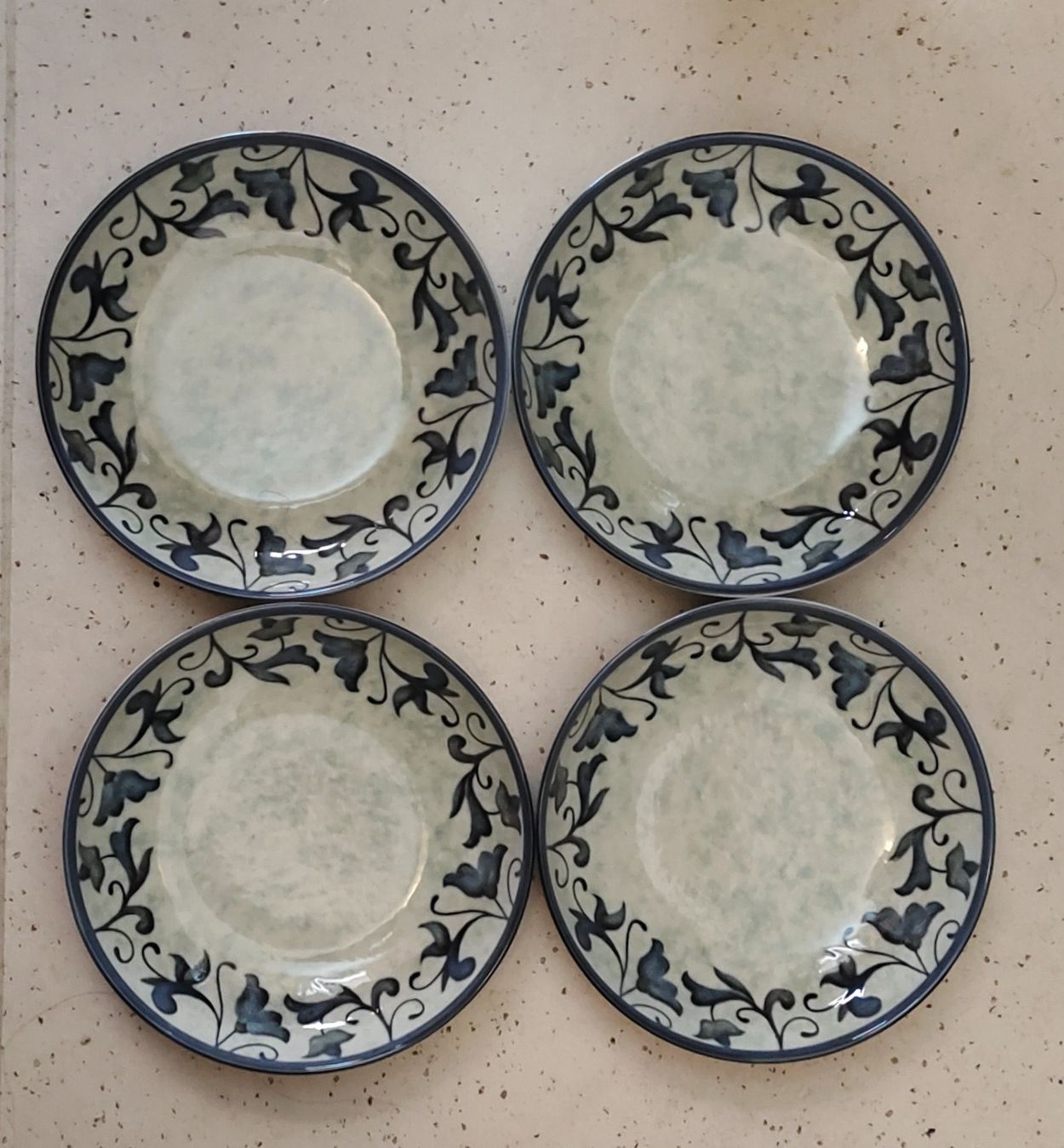Piatti: New Plate*4 – Nuovo (secondo la descrizione) da Zürich venduto da fior95gran 1