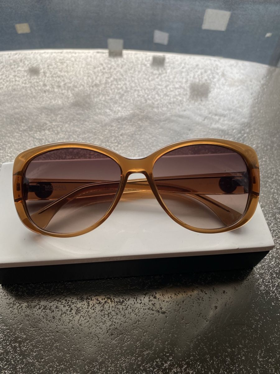 Fendi Occhiali & Lenti: Sonnenbrille Fendi – Nuovo (secondo la descrizione) da Zürich venduto da pinish 4