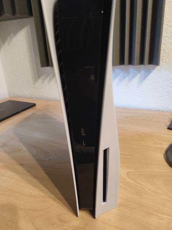 Console: PlayStation 5 Disc Version mit Controller (500 GB)  – Usato da Toffen venduto da luc_fxf9