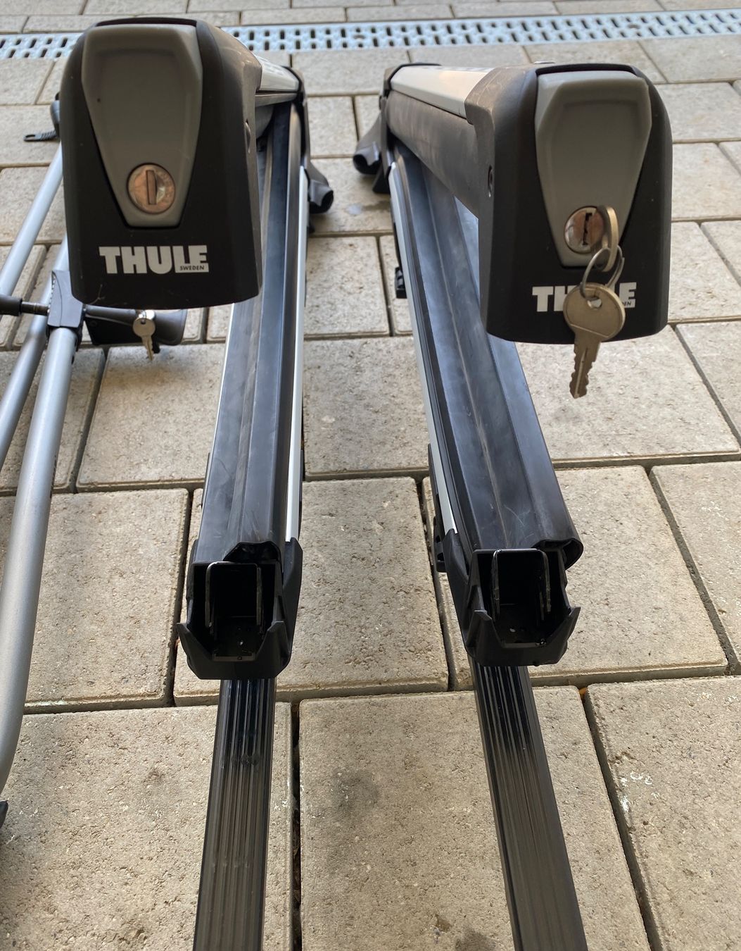 Thule Portapacchi: Thule Ski- & Veloträger: SnowPack 7324 & Thule FreeRide 532 – Usato da Gutenswil venduto da Glitzersternchen 1