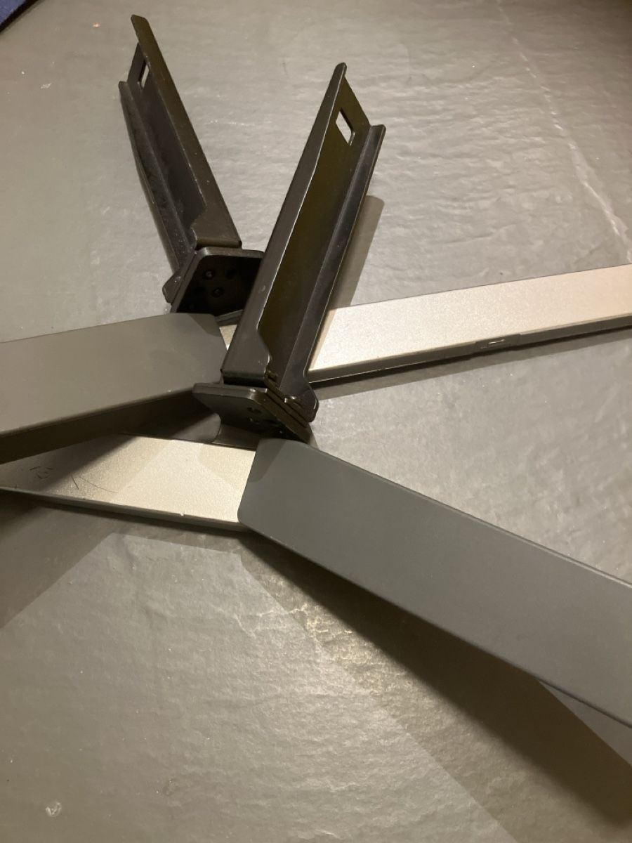 Supporti a parete: Sony TV Standfüsse gross – Usato da Erlenbach im Simmental! venduto da Simmentaler-Perlen 3
