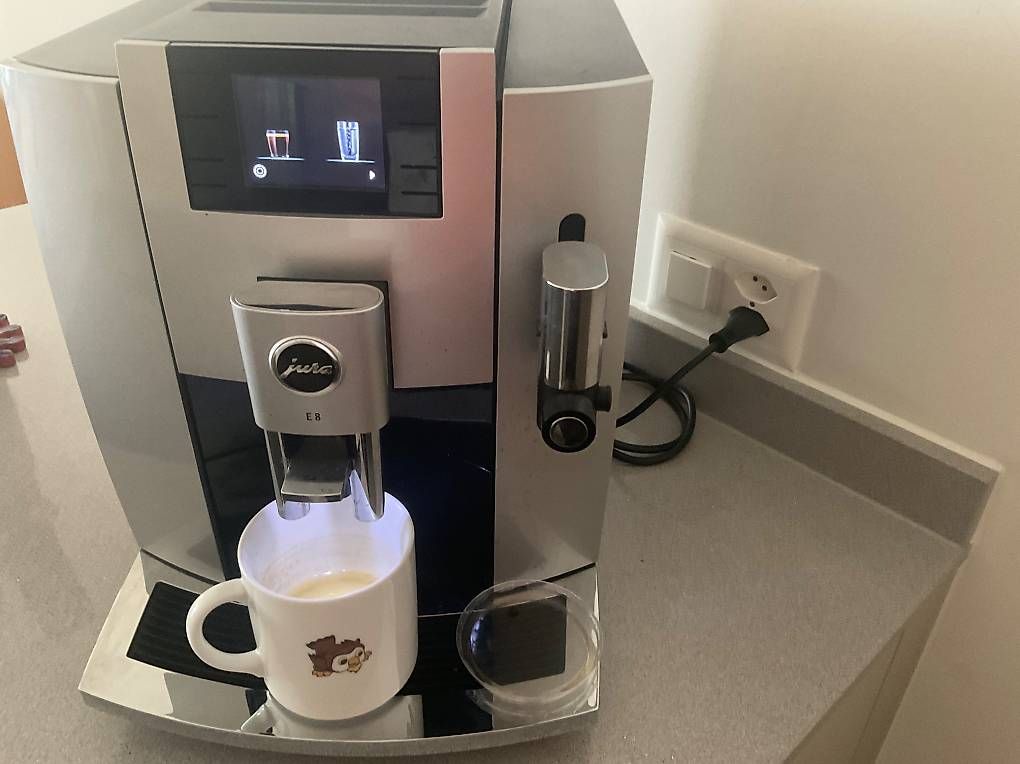 Jura Macchine per caffè & Macchine per espresso: Jura E 8 Kaffevollautomat Top Zustand – Nuovo (secondo la descrizione) da Hölstein venduto da Mawer2 3