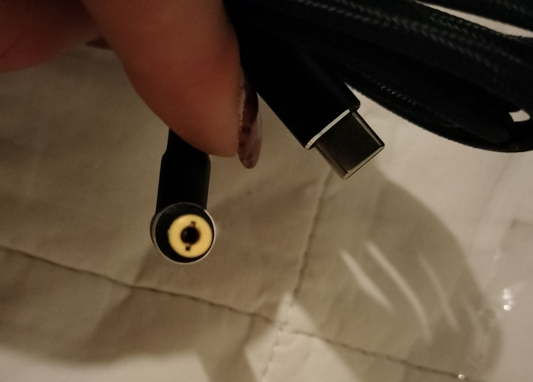Caricabatterie: USB-C und DC 5,5 × 2,5 mm Kabel – Nuovo (secondo la descrizione) da Bern venduto da verateinilae 1